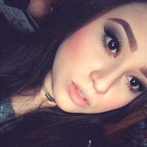 Meet your Posher, Evelyn